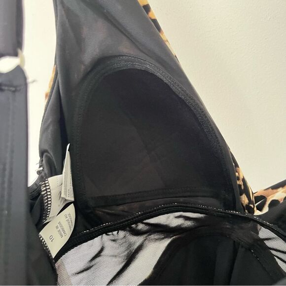 Miraclesuit NWT Miradonna Black Leopard Print Twist Front One-Piece Swimsuit - Picture 9 of 13